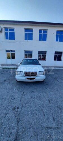Mercedes E 220 1995, 252,000 km - 2.2 l - Bakı