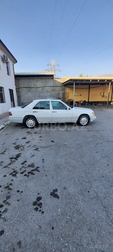 Mercedes E 220 1995, 252,000 km - 2.2 l - Bakı
