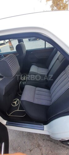 Mercedes E 220 1995, 252,000 km - 2.2 l - Bakı
