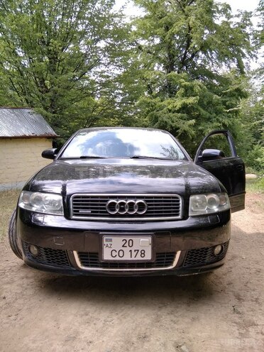 Audi A4 2004, 264,000 km - 1.8 л - Gəncə