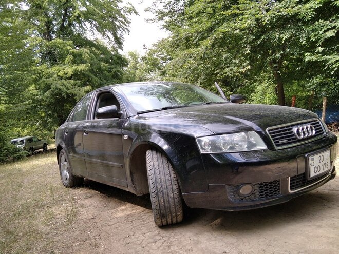 Audi A4 2004, 264,000 km - 1.8 л - Gəncə