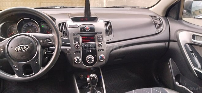 Kia Cerato 2010, 200,000 km - 1.6 l - Yevlax