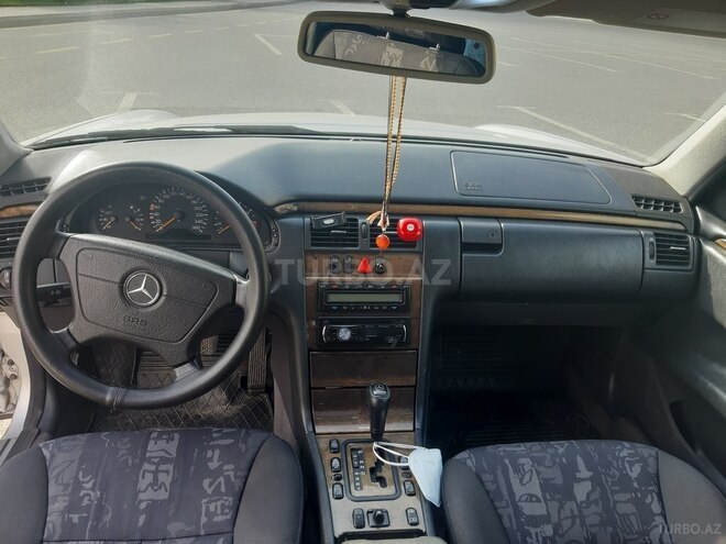 Mercedes E 280 1999, 347,300 km - 2.8 l - Bakı
