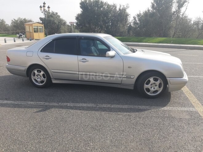 Mercedes E 280 1999, 347,300 km - 2.8 l - Bakı