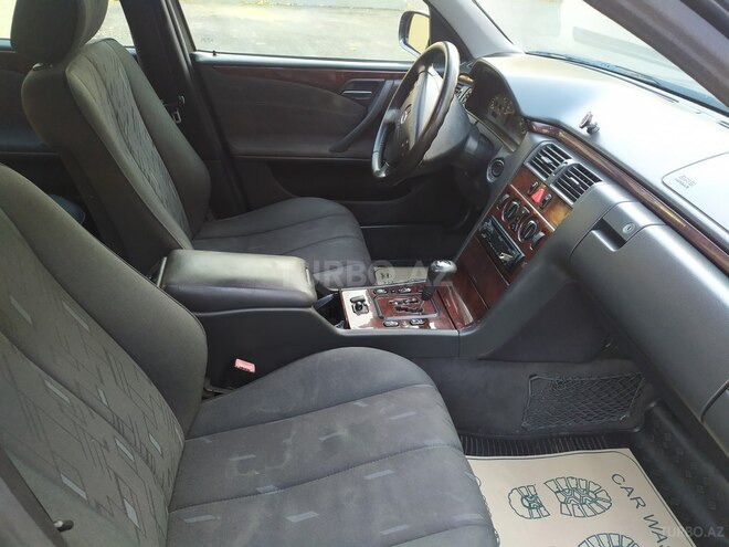 Mercedes E 240 2000, 337,000 km - 2.4 l - Bakı