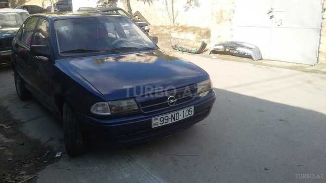 Opel Astra 1993, 250,000 km - 1.8 l - Bakı