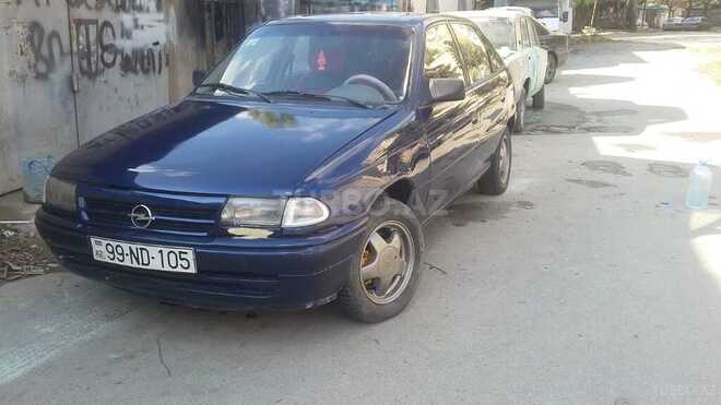 Opel Astra 1993, 250,000 km - 1.8 l - Bakı