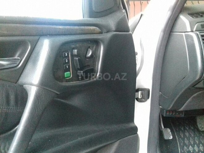 Mercedes E 280 1998, 239,500 km - 2.8 l - Zaqatala
