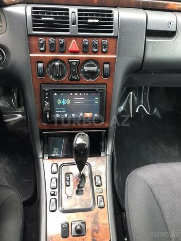 Mercedes E 240 2000, 281,000 km - 2.4 l - Bakı