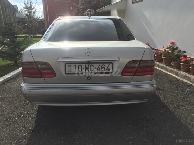 Mercedes E 240 2000, 281,000 km - 2.4 l - Bakı