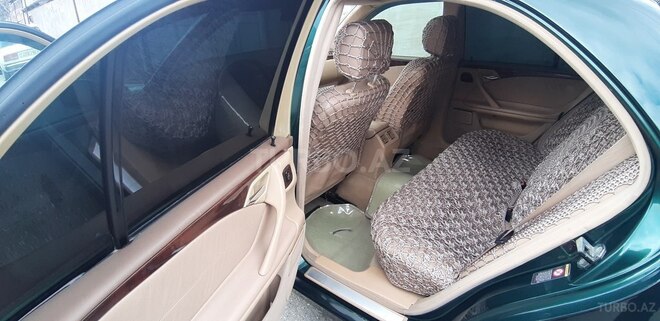 Mercedes E 320 2000, 327,000 km - 3.2 l - Quba