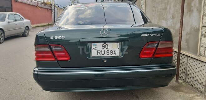 Mercedes E 320 2000, 327,000 km - 3.2 l - Quba