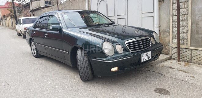 Mercedes E 320 2000, 327,000 km - 3.2 l - Quba