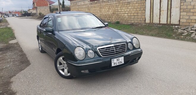 Mercedes E 320 2000, 327,000 km - 3.2 l - Quba