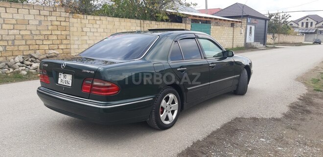 Mercedes E 320 2000, 327,000 km - 3.2 l - Quba