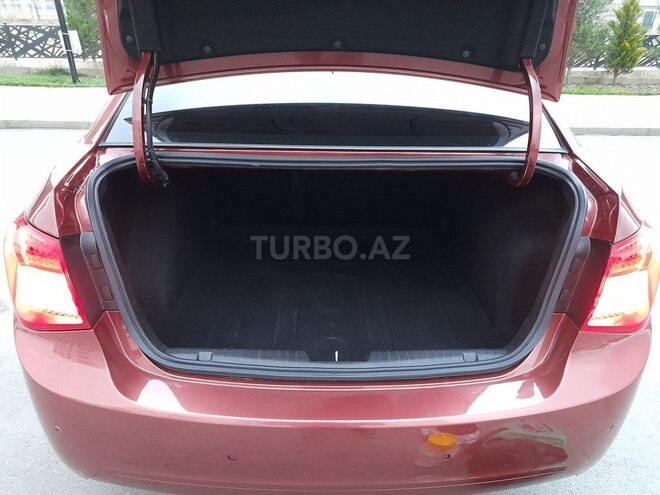 Chevrolet Cruze 2012, 260,000 km - 1.4 l - Quba