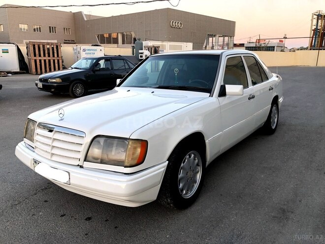 Mercedes E 220 1994, 422,500 km - 2.2 л - Bakı