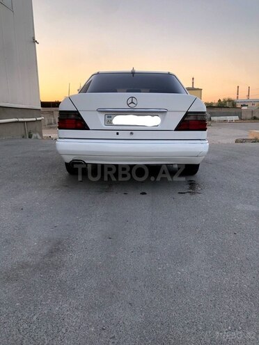 Mercedes E 220 1994, 422,500 km - 2.2 л - Bakı