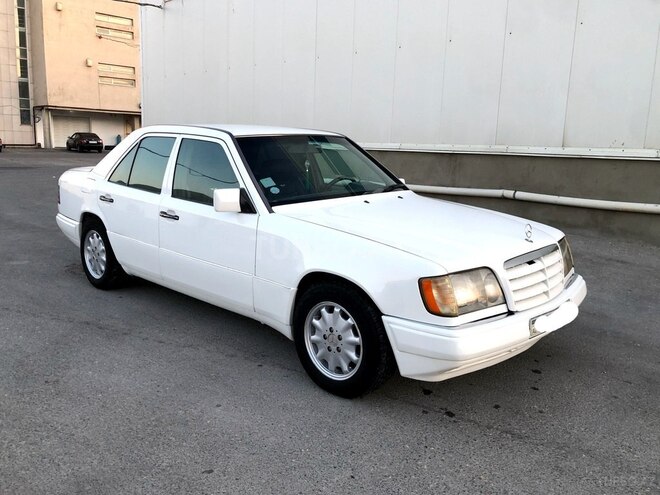 Mercedes E 220 1994, 422,500 km - 2.2 л - Bakı