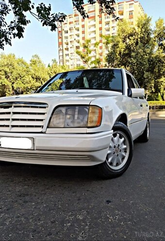 Mercedes E 220 1994, 422,500 km - 2.2 л - Bakı