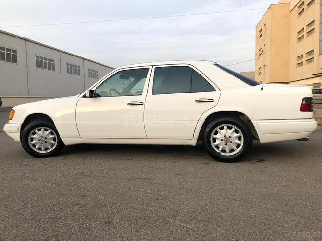 Mercedes E 220 1994, 422,500 km - 2.2 л - Bakı