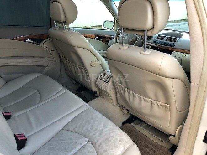 Mercedes E 240 2004, 269,000 km - 2.6 l - Bakı