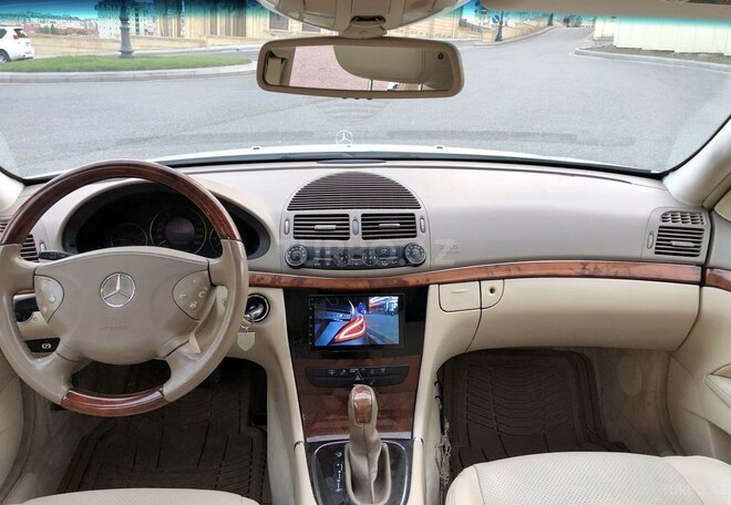 Mercedes E 240 2004, 269,000 km - 2.6 l - Bakı