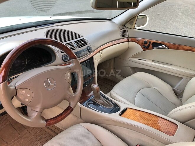 Mercedes E 240 2004, 269,000 km - 2.6 l - Bakı
