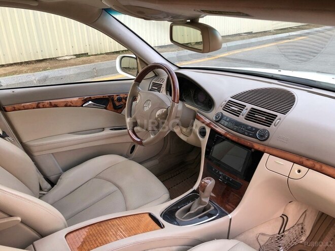 Mercedes E 240 2004, 269,000 km - 2.6 l - Bakı
