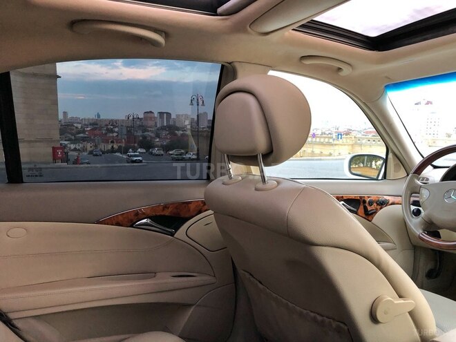 Mercedes E 240 2004, 269,000 km - 2.6 l - Bakı