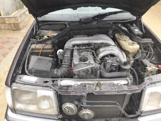 Mercedes E 300 1994, 567,000 km - 3.0 l - Bakı