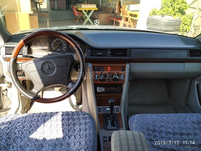 Mercedes E 220 1994, 400,000 km - 2.2 л - Bakı