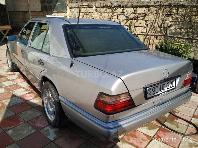 Mercedes E 220 1994, 400,000 km - 2.2 л - Bakı