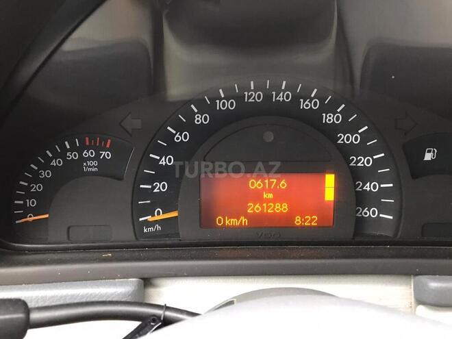 Mercedes C 200 2001, 261,000 km - 2.0 l - Bakı