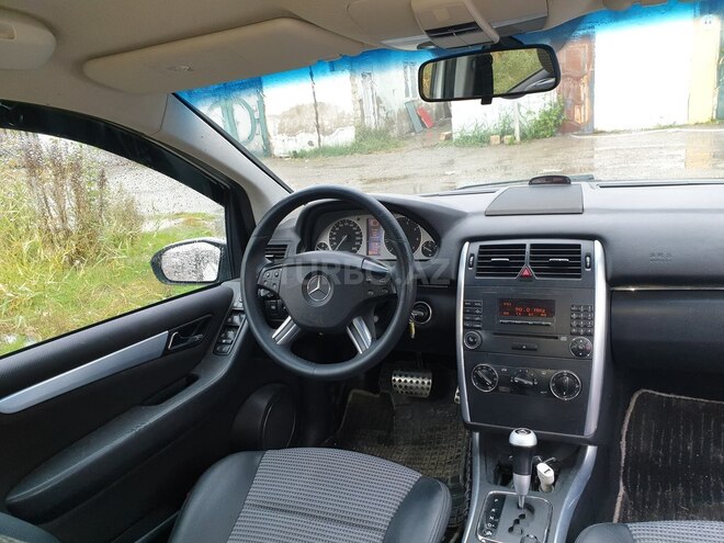 Mercedes B 170 2006, 221,546 km - 1.7 l - Bakı