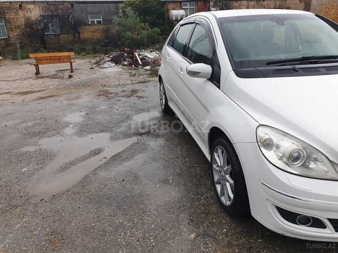 Mercedes B 170 2006, 221,546 km - 1.7 l - Bakı