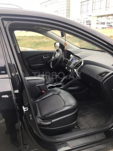 Hyundai ix35 2010, 195,000 km - 2.0 l - Naftalan