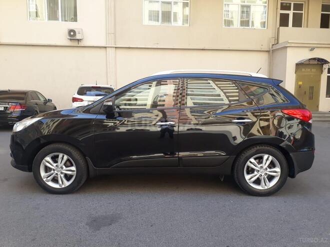 Hyundai ix35 2010, 195,000 km - 2.0 l - Naftalan