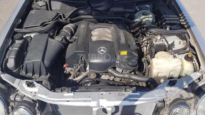 Mercedes E 240 2000, 200,000 km - 2.6 l - Bakı