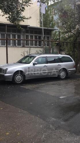 Mercedes E 240 2000, 200,000 km - 2.6 l - Bakı