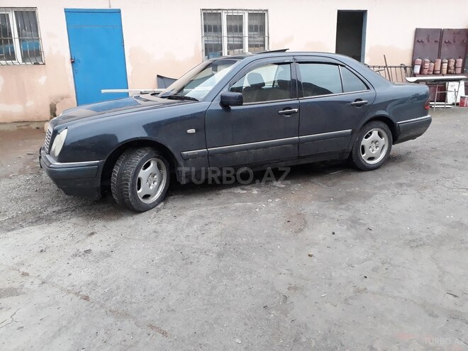 Mercedes E 240 1998, 250,000 km - 2.4 l - Bakı