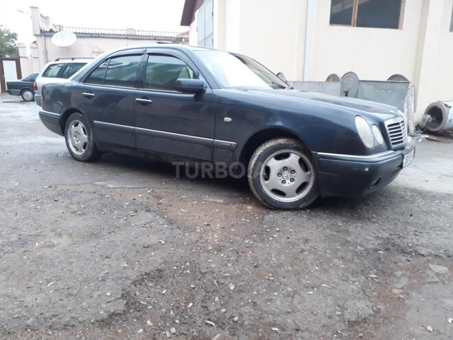 Mercedes E 240 1998, 250,000 km - 2.4 l - Bakı