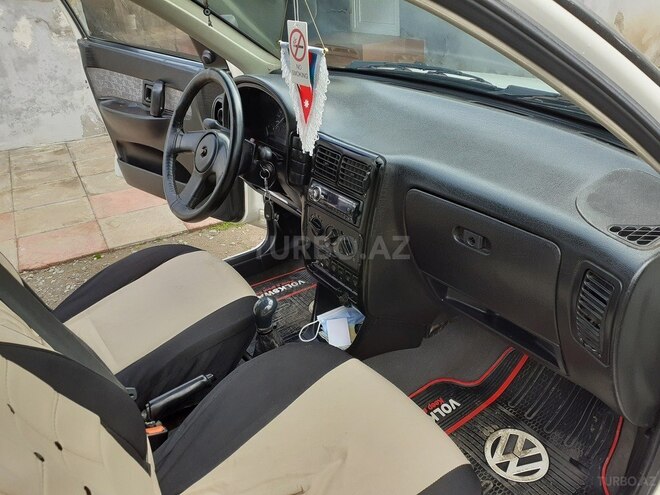 Volkswagen Polo 1996, 281,683 km - 1.6 l - Masallı