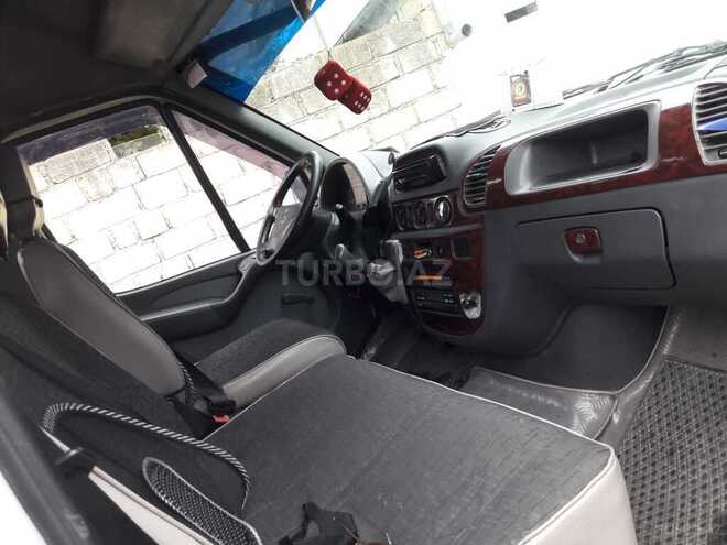 Mercedes Sprinter 313 2004, 748,000 km - 2.2 л - Yevlax