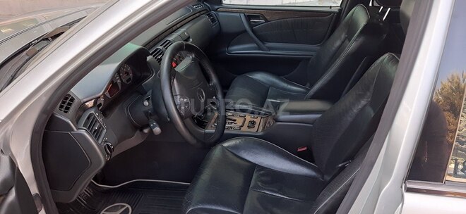 Mercedes E 270 2000, 392,143 km - 2.7 l - Sumqayıt