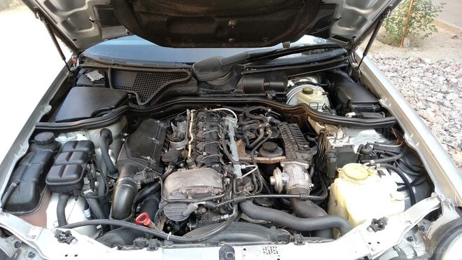 Mercedes E 270 2000, 392,143 km - 2.7 l - Sumqayıt