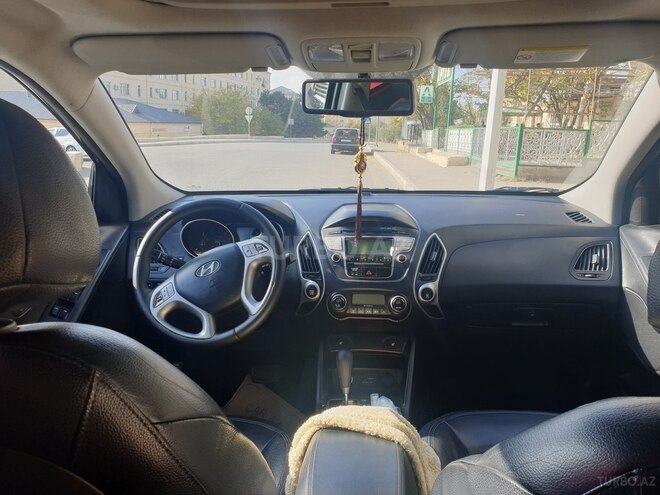 Hyundai ix35 2010, 195,000 km - 2.0 l - Naftalan