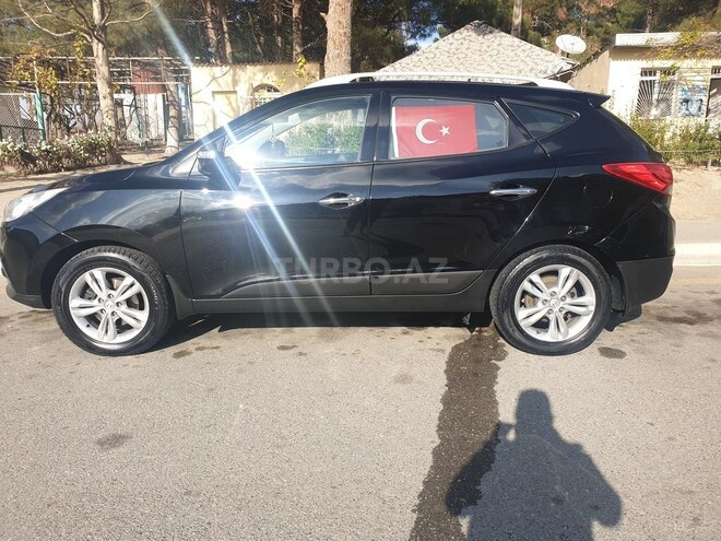Hyundai ix35 2010, 195,000 km - 2.0 l - Naftalan