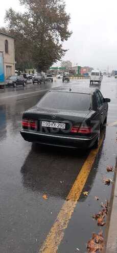 Mercedes E 240 2000, 235,680 km - 2.6 л - Göyçay