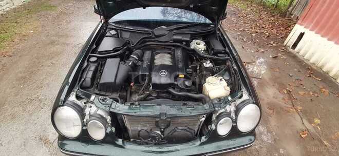Mercedes E 240 2000, 235,680 km - 2.6 л - Göyçay